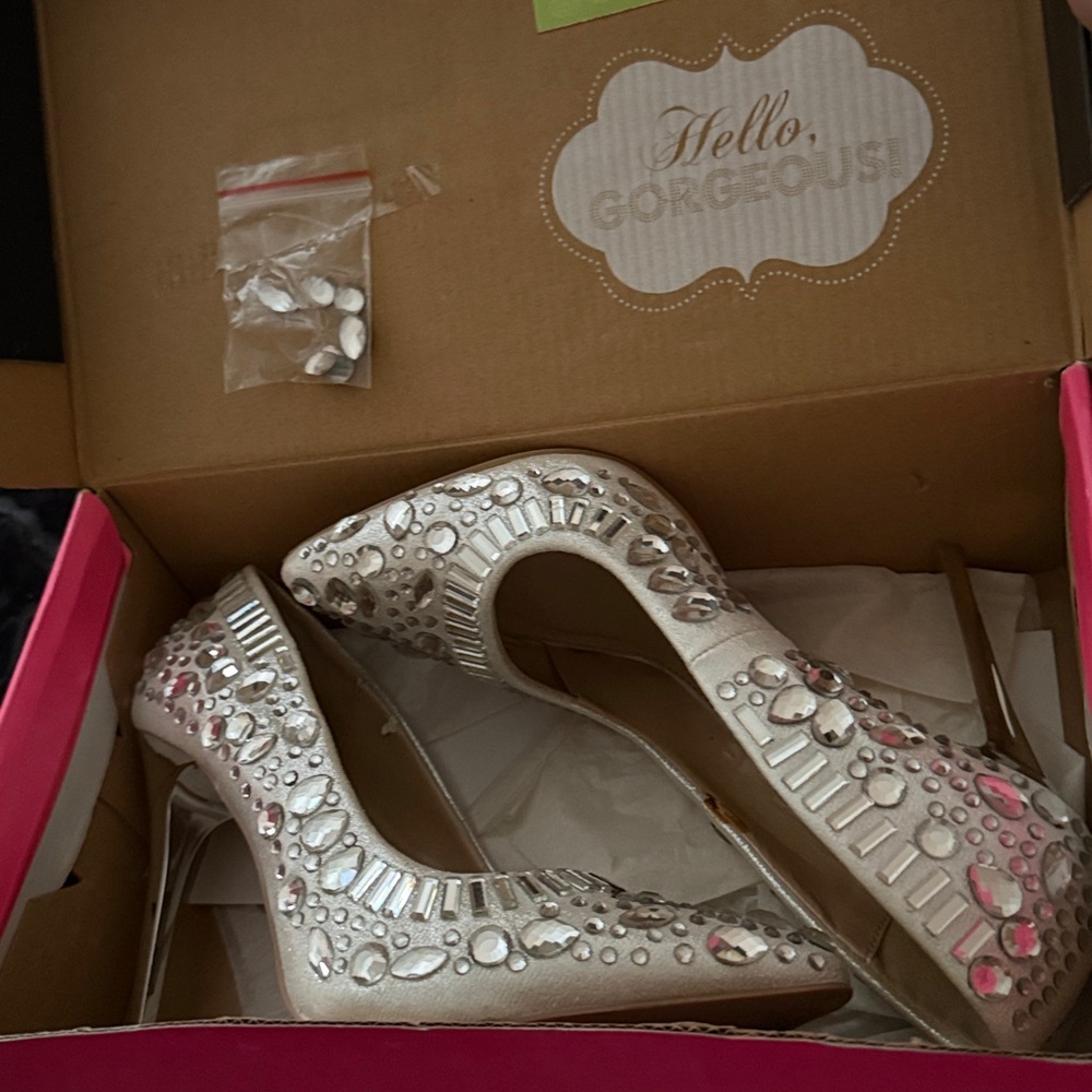 Dollhouse Silver Gemstone Heels - Picture 9 of 9